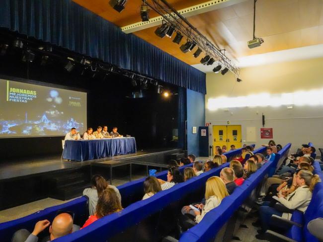 La jornada contó con la presencia de una gran cantidad de representantes de las peñas de la ciudad