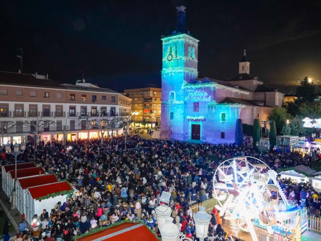 Espectacular regreso de Los Guachis a la Plaza Mayor en la inauguración de la nueva Plaza de Los Guachis, la novedosa Iluminación Navideña de la ciudad y la vuelta del impresionante espectáculo Fantasía de Navidad, videomapping sobre la fachada de la Iglesia