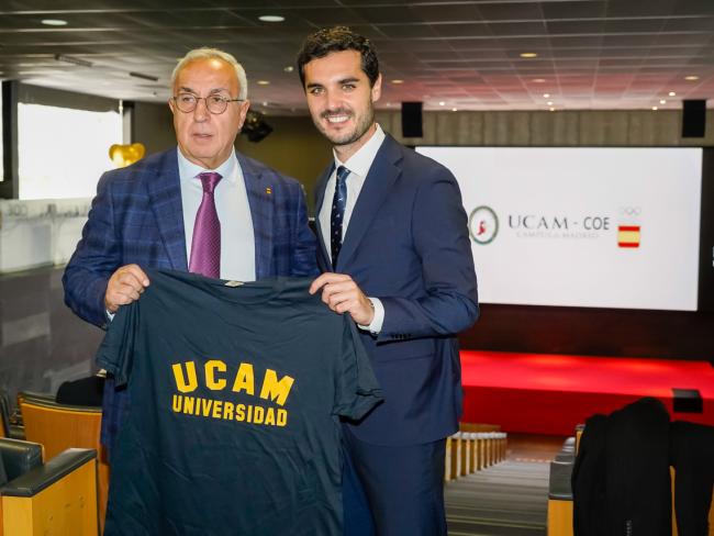 Alejandro Navarro con Alejandro Blanco, presidente del COE