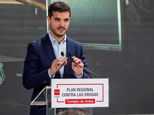 La presidenta de la Comunidad de Madrid, Isabel Díaz Ayuso, acompañada del alcalde, Alejandro Navarro, presenta en Torrejón de Ardoz el I Plan Regional contra las Drogas