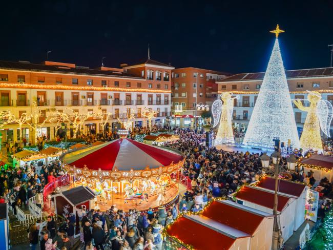 Espectacular regreso de Los Guachis a la Plaza Mayor en la inauguración de la nueva Plaza de Los Guachis, la novedosa Iluminación Navideña de la ciudad y la vuelta del impresionante espectáculo Fantasía de Navidad, videomapping sobre la fachada de la Iglesia