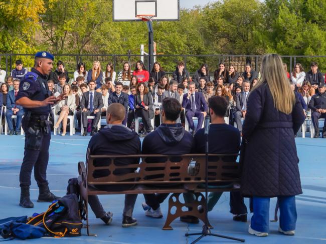 La presidenta de la Comunidad de Madrid, Isabel Díaz Ayuso, acompañada del alcalde, Alejandro Navarro, presenta en Torrejón de Ardoz el I Plan Regional contra las Drogas