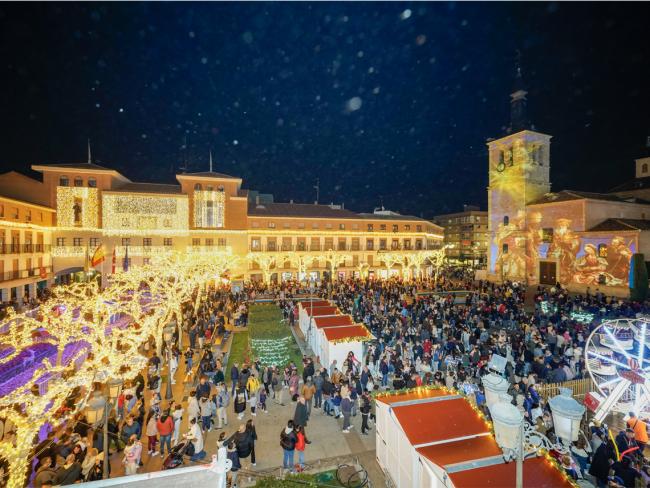 Espectacular regreso de Los Guachis a la Plaza Mayor en la inauguración de la nueva Plaza de Los Guachis, la novedosa Iluminación Navideña de la ciudad y la vuelta del impresionante espectáculo Fantasía de Navidad, videomapping sobre la fachada de la Iglesia