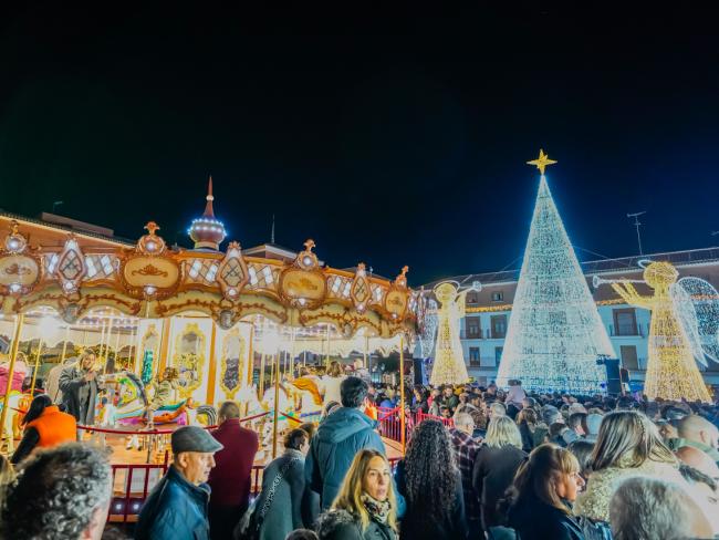 Espectacular regreso de Los Guachis a la Plaza Mayor en la inauguración de la nueva Plaza de Los Guachis, la novedosa Iluminación Navideña de la ciudad y la vuelta del impresionante espectáculo Fantasía de Navidad, videomapping sobre la fachada de la Iglesia