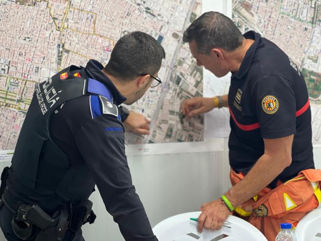 EL AYUNTAMIENTO DE TORREJÓN DE ARDOZ ENVÍA A VALENCIA DOS DISPOSITIVOS POLICIALES CON 22 AGENTES Y 11 VEHÍCULOS PARA AYUDAR A LOS AFECTADOS POR LA DANA
