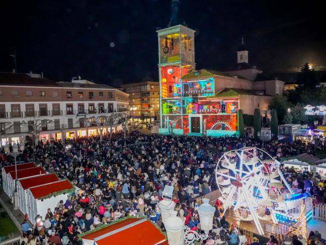 Espectacular regreso de Los Guachis a la Plaza Mayor en la inauguración de la nueva Plaza de Los Guachis, la novedosa Iluminación Navideña de la ciudad y la vuelta del impresionante espectáculo Fantasía de Navidad, videomapping sobre la fachada de la Iglesia