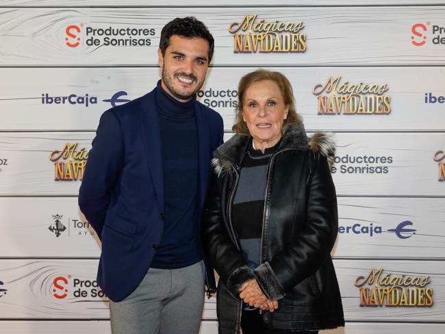 El alcalde, Alejandro Navarro, con la periodista Paloma Barrientos