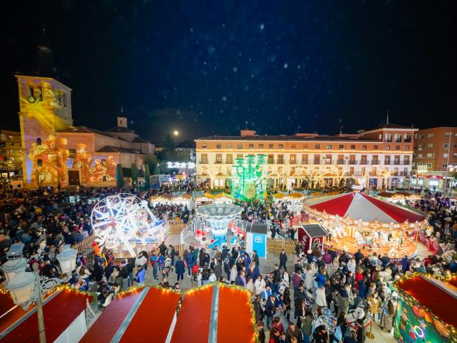 Espectacular regreso de Los Guachis a la Plaza Mayor en la inauguración de la nueva Plaza de Los Guachis, la novedosa Iluminación Navideña de la ciudad y la vuelta del impresionante espectáculo Fantasía de Navidad, videomapping sobre la fachada de la Iglesia