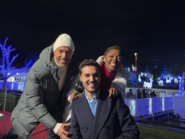 El alcalde, Alejandro Navarro, junto a los presentadores de Madrid Directo, Emilo Pineda y Francine Gálvez