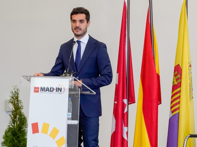 El alcalde de Torrejón durante la jornada de La Caja del Arte