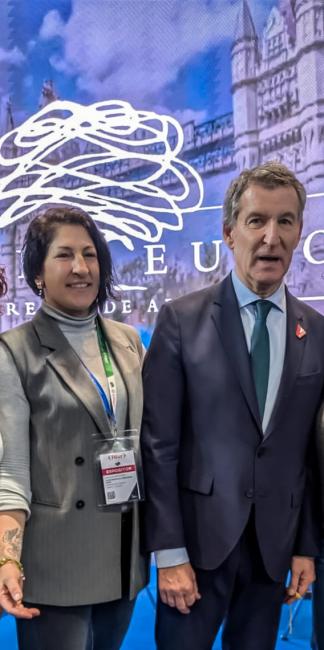 La concejala de Turismo, Miriam Gutiérrez, junto al presidente del Partido Popular y líder de la oposición, Alberto Núñez Feijóo  