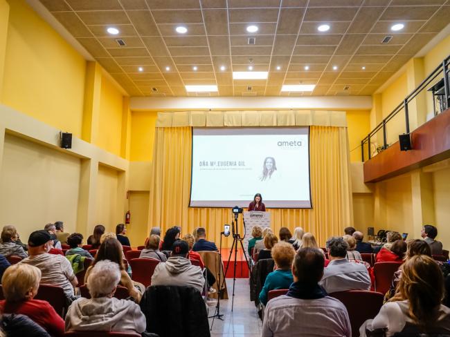 El Salón de actos del Centro Polivalente Abogados de Atocha fue el escenario elegido para la presentación de la Asociación de Mujeres Empresarias y Directivas de Torrejón de Ardoz (AMETA)