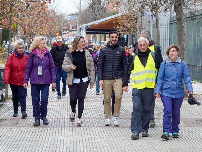 El alcalde, Alejandro Navarro Prieto, y la concejala de Mayores, Ana Verónica González, compartieron con el grupo de senderismo “Naturaleza Mayores” la “Ruta del Polvorón”