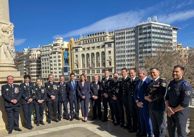 La ciudad de Valencia otorga la Cruz al Mérito Profesional a la Policía Local de Torrejón de Ardoz por su ayuda en los momentos más difíciles de la DANA