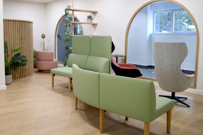 La antigua sala de espera de Oncología se ha convertido en un refugio emocional dentro del Hospital