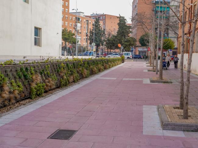 Jardín vertical en travesía Virgen de Loreto, junto al Centro de Control de la Policía Local
