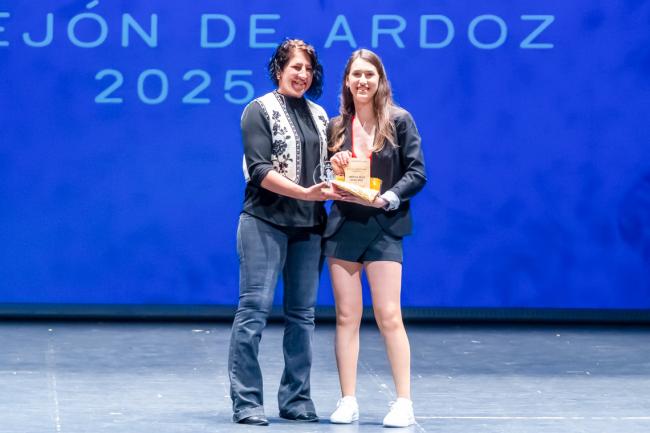 Mejor Deportista Femenina – Jimena Ruiz Sánchez (Recogen el premio en su nombre)