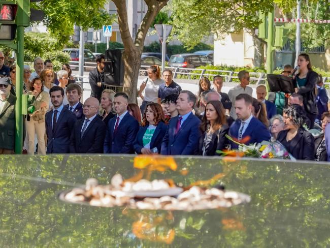 Torrejón de Ardoz recordó a las personas fallecidas por el COVID-19 con un sentido homenaje