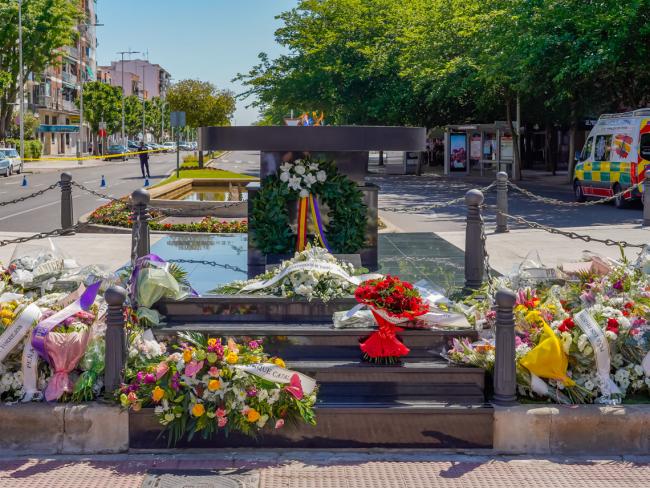 Torrejón de Ardoz recordó a las personas fallecidas por el COVID-19 con un sentido homenaje