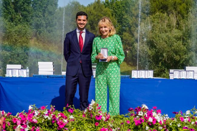 El acto de fue presidido por el alcalde, Alejandro Navarro. Junto a la ex presidenta del Senado, Esperanza Aguirre, la diputada de la Asamblea de Madrid, Ainhoa García (a la izquierda), el 1er y el 2º teniente de alcalde, Valeriano Díaz y José Luis Navarro, y el concejal de Urbanismo, Vivienda y Juventud, Victor Miranda (a la derecha)