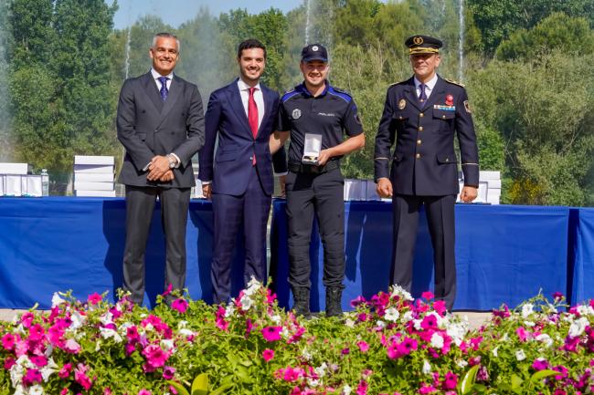 Cruz al Mérito Profesional Distintivo Blanco al agente, Álvaro Martinez Garcia
