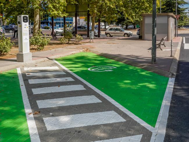La avenida de las Estaciones es una de las vías industriales más transitadas de nuestra ciudad
