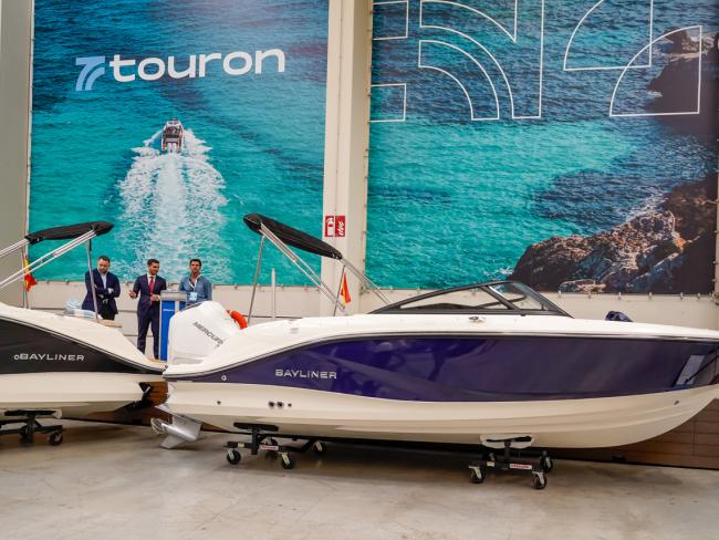 Touron, empresa líder en España de distribución de motores marinos, barcos y accesorios náuticos