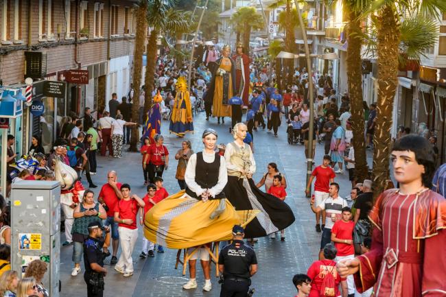 Fiestas Patronales 2025 - Desfile de Gigantes y Cabezudos