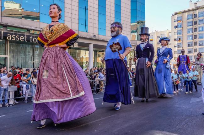 Fiestas Patronales 2025 - Desfile de Gigantes y Cabezudos