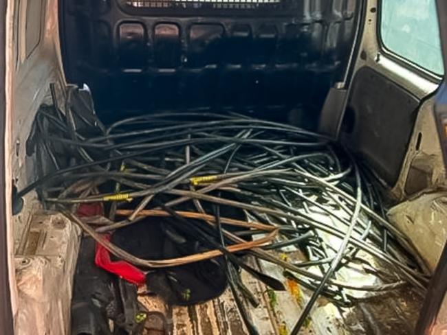 Furgoneta usada para el robo de cable
