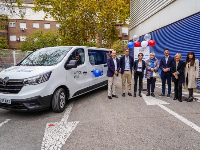 Torrejón de Ardoz acoge el acto de entrega de llaves de un vehículo escolar adaptado que ha sido donado por la Fundación Solidaridad Carrefour a ASTOR 