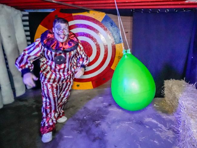 Terroríficos payasos y otros personajes