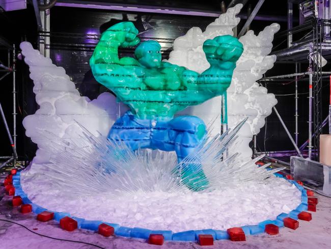 "Héroes y Villanos" de hielo recreados en escenario helados