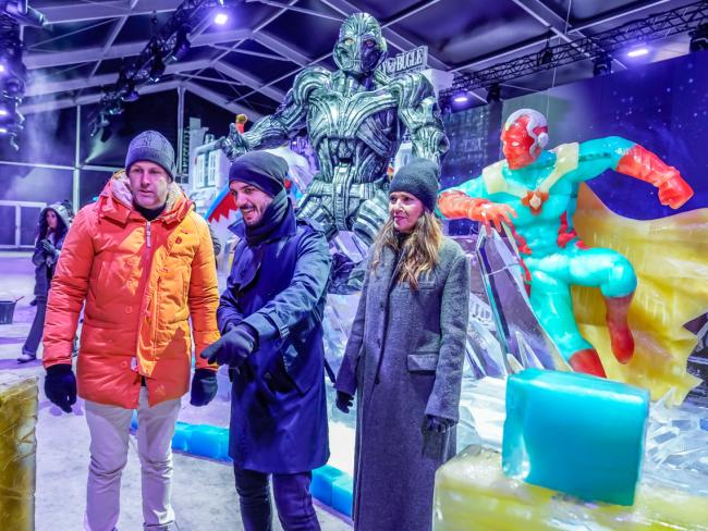 El alcalde, Alejandro Navarro Prieto, la concejala de Igualdad y Festejos, María Eugenia Gil, y el director del Parque Mágicas Navidades, Rafael González
