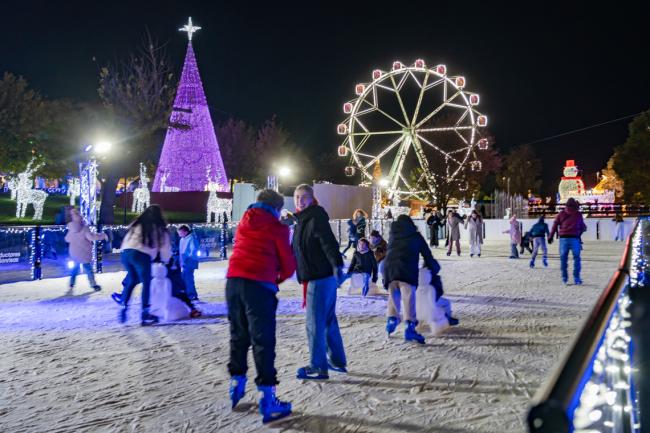 La única pista de hielo sobre un lago en España, diseñada por el laureado patinador Javier Fernández