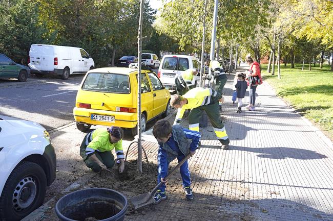 Vecinos de todas las edades se sumaron a la iniciativa medioambiental