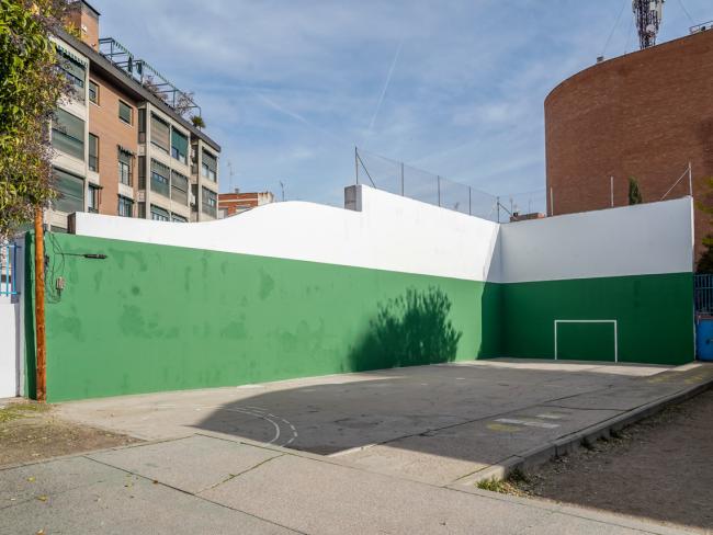 El tradicional frontón del Buen Gobernador ha sido pintado y reformado