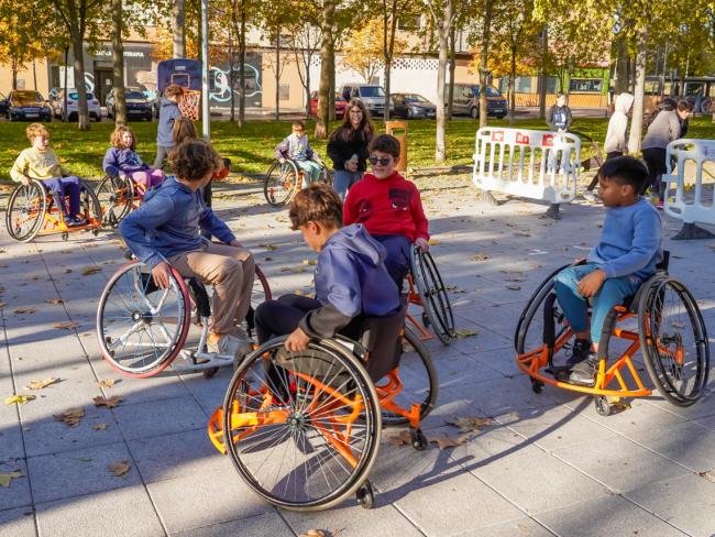 En la jornada de Deporte Inclusivo, “Deportodos Se Mueve” los asistentes pudieron experimentar diferentes deportes adaptados
