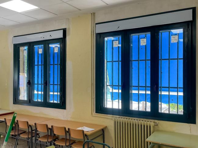 Se están cambiado las ventanas en varios centros educativos por unas que impulsan el ahorro energético y la sostenibilidad