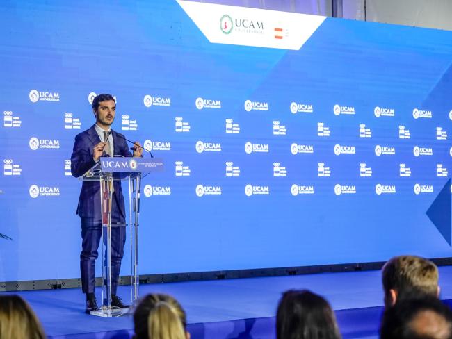 El alcalde, Alejandro Navarro Prieto, abrió el acto de inauguración oficial con un discurso en el que destacó el hito histórico que supone que Torrejón de Ardoz se haya convertido en ciudad universitaria