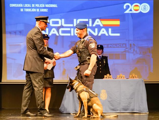 	Iván Solera Vela es el responsable de la Unidad Canina de la Policía Local de Torrejón de Ardoz, donde ha realizado una labor especialmente relevante en el ámbito de la prevención y lucha contra el tráfico de drogas en la ciudad
