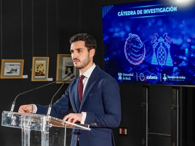 El alcalde durante la inauguración de la nueva cátedra