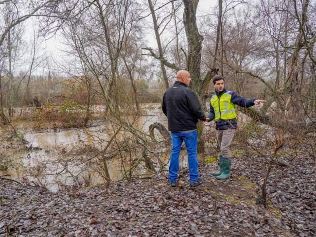 El nivel de las aguas del río es muy alto