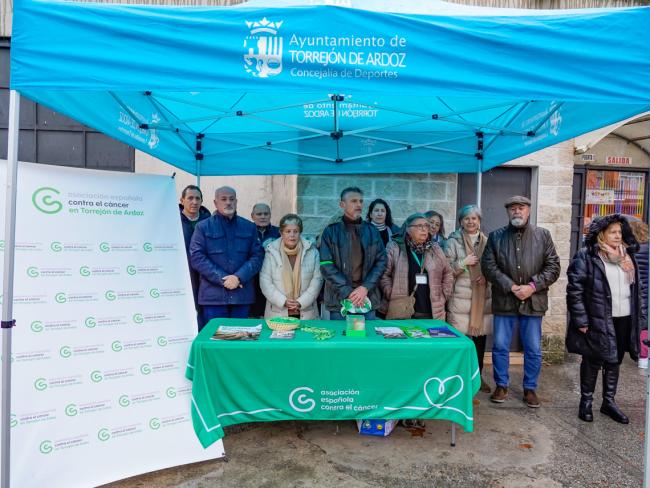 También, en la entrada al Campo de Fútbol Municipal Las Veredillas se instaló una carpa informativa de la AEEC