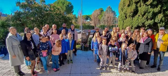  Ofrenda floral realizada en el monumento de Volodymyr Systalyuk en recuerdo de los caídos por Ucrania y que se sitúa en los jardines del Centro Cultural El Parque, en el Parque de Cataluña