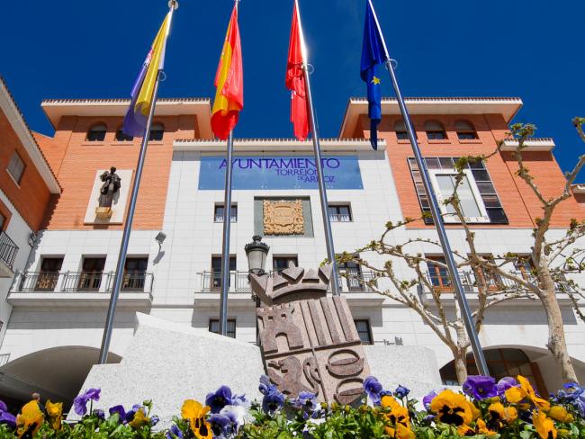 A propuesta del alcalde, Alejandro Navarro, el Pleno del Ayuntamiento de Torrejón de Ardoz aumenta un 22% de media las ayudas sociales a las personas con menos recursos de la ciudad   