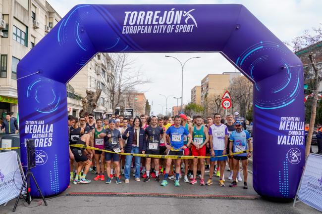 La salida de la carrera tuvo lugar en la avenida Virgen de Loreto