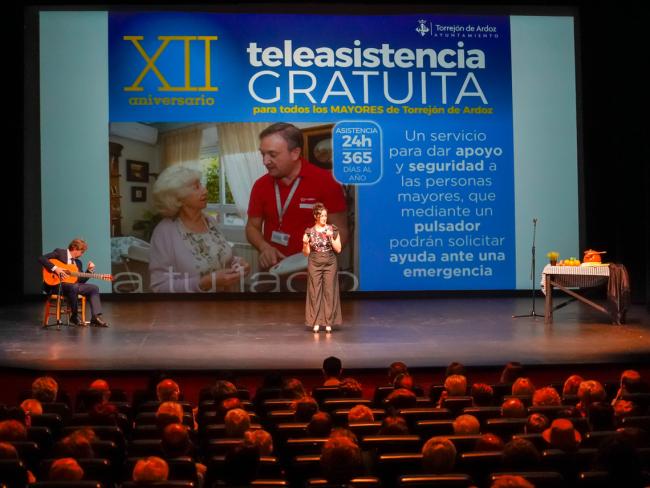 La cita estuvo amenizada por el espectáculo de música y danza de Sonia Vargas