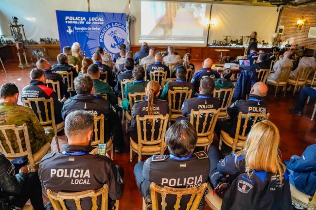 Una de las actividades de las I Jornadas Policiales y Militares de Guías Caninos de España
