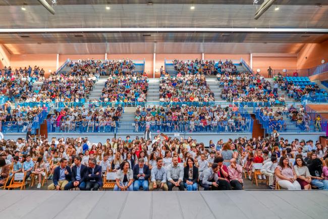 La cita tuvo lugar en el Pabellón José Antonio Paraíso y se enmarca dentro de los actos programados con motivo del Mes de las Letras  